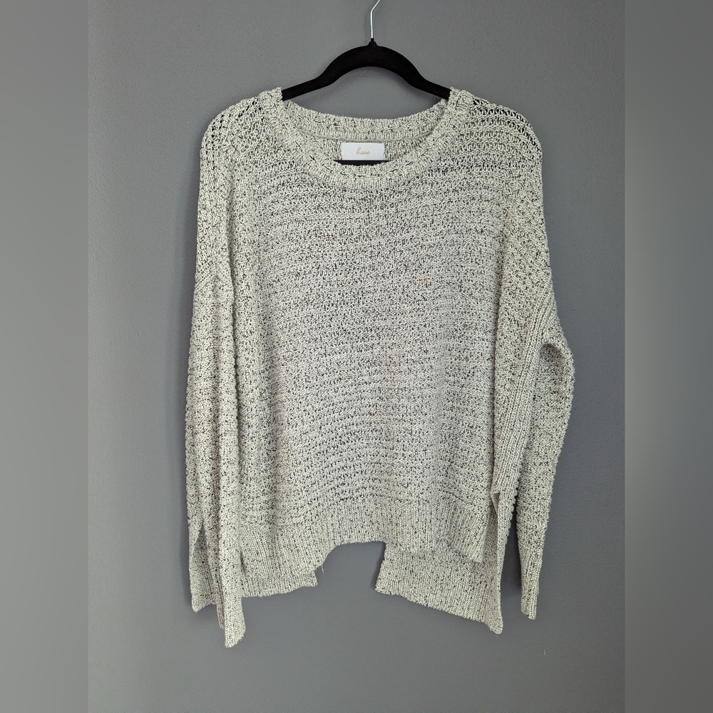 Braeve gray, black and white crewneck sweater women's size medium 25X33x25